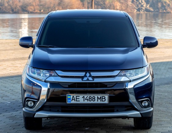 Mitsubishi Outlander 1