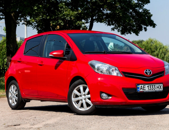 Toyota Yaris 2012 1