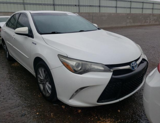 2015 TOYOTA CAMRY LE 1