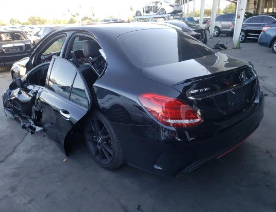 2016 MERCEDES-BENZ C 300 1