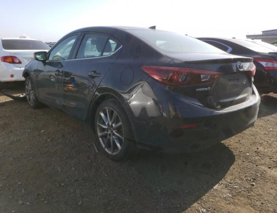 2018 MAZDA 3 TOURING 1