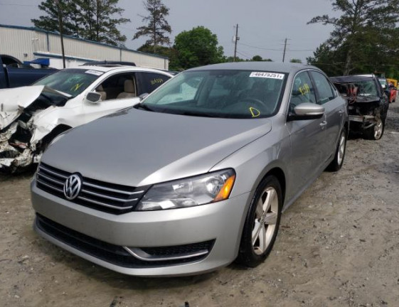 2013 VOLKSWAGEN PASSAT SE 1
